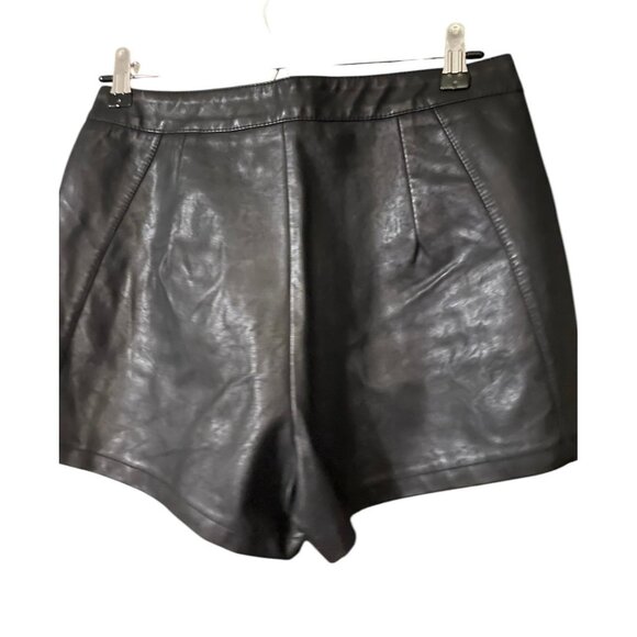 FashionNova Callie High Rise Shorts - Picture 4 of 5